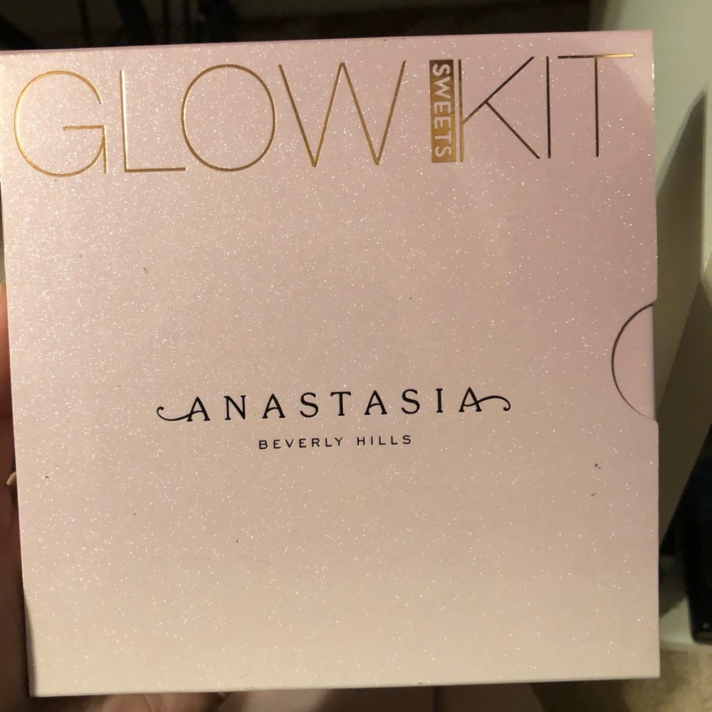 Anastasia Beverly Hills Sweets Glow Kit